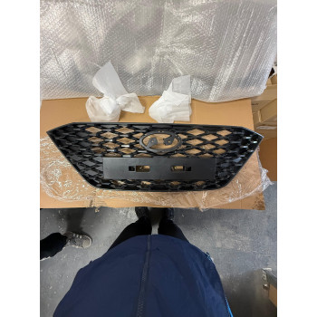 Решетка радиатора верхняя на Hyundai Accent / Solaris 2020-2024 гг. в Алматы и Астане 