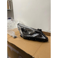 Фара передняя правая на Hyundai Accent / Solaris 2014-2017 гг. в Алматы и Астане 